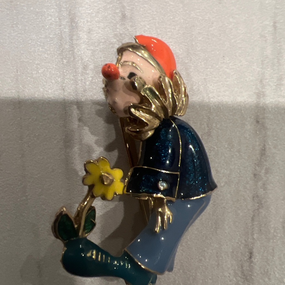 Vintage Enamel Jester Hobo Clown 🤡 Pin - Picture 2 of 4